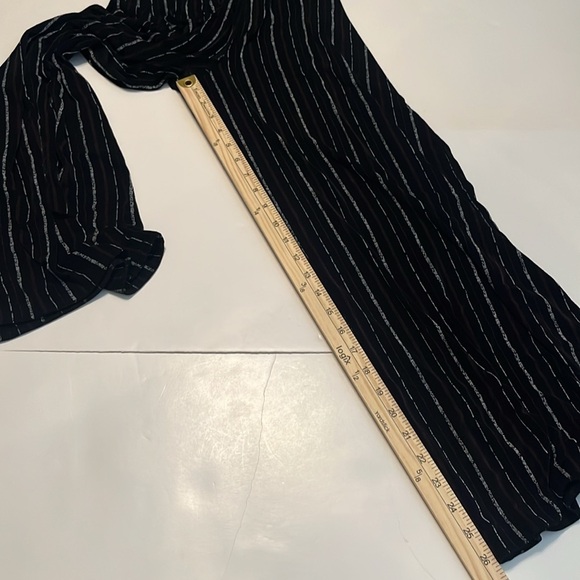 Chico's Travelers Brown and White Striped Short Pants Chico's Size 2, US Size 12 - Picture 5 of 9